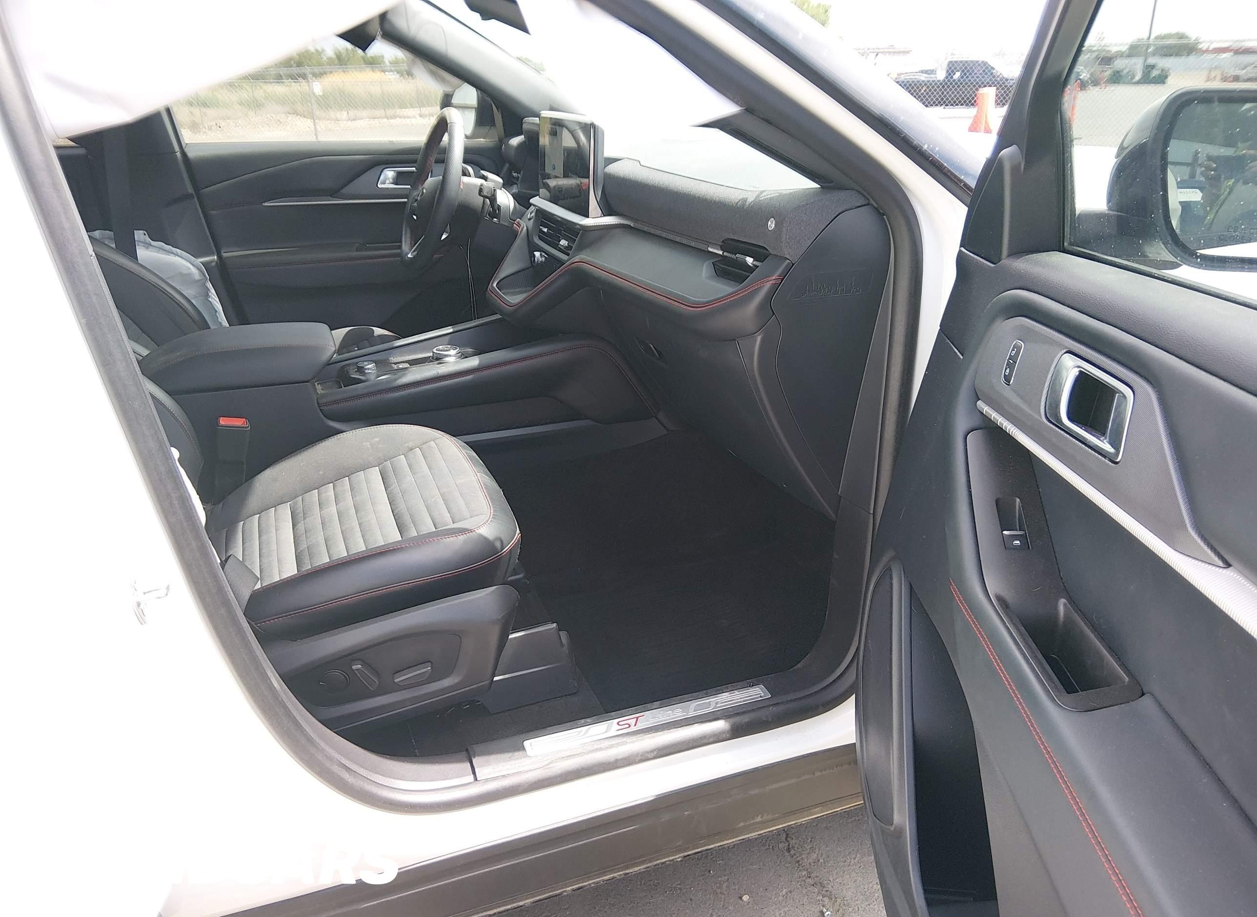 2025 Ford Explorer, St-Line