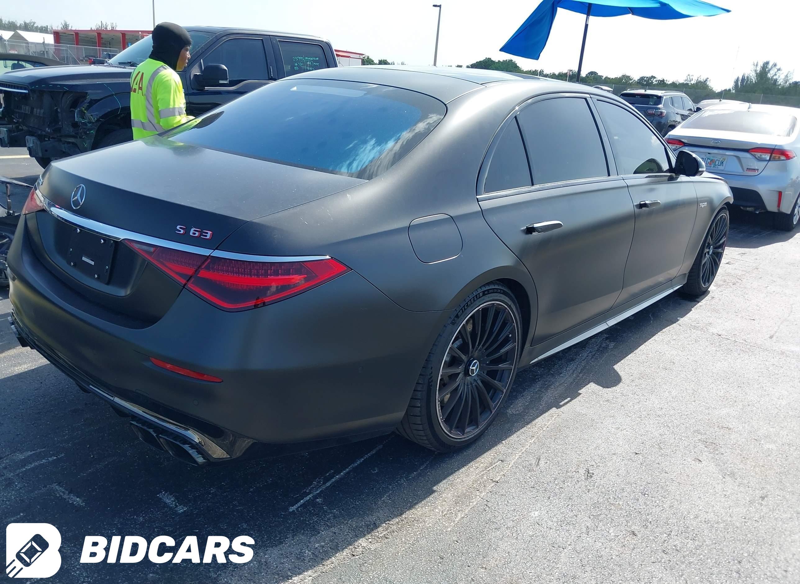 2025 Mercedes-Benz Amg S 63 E...
