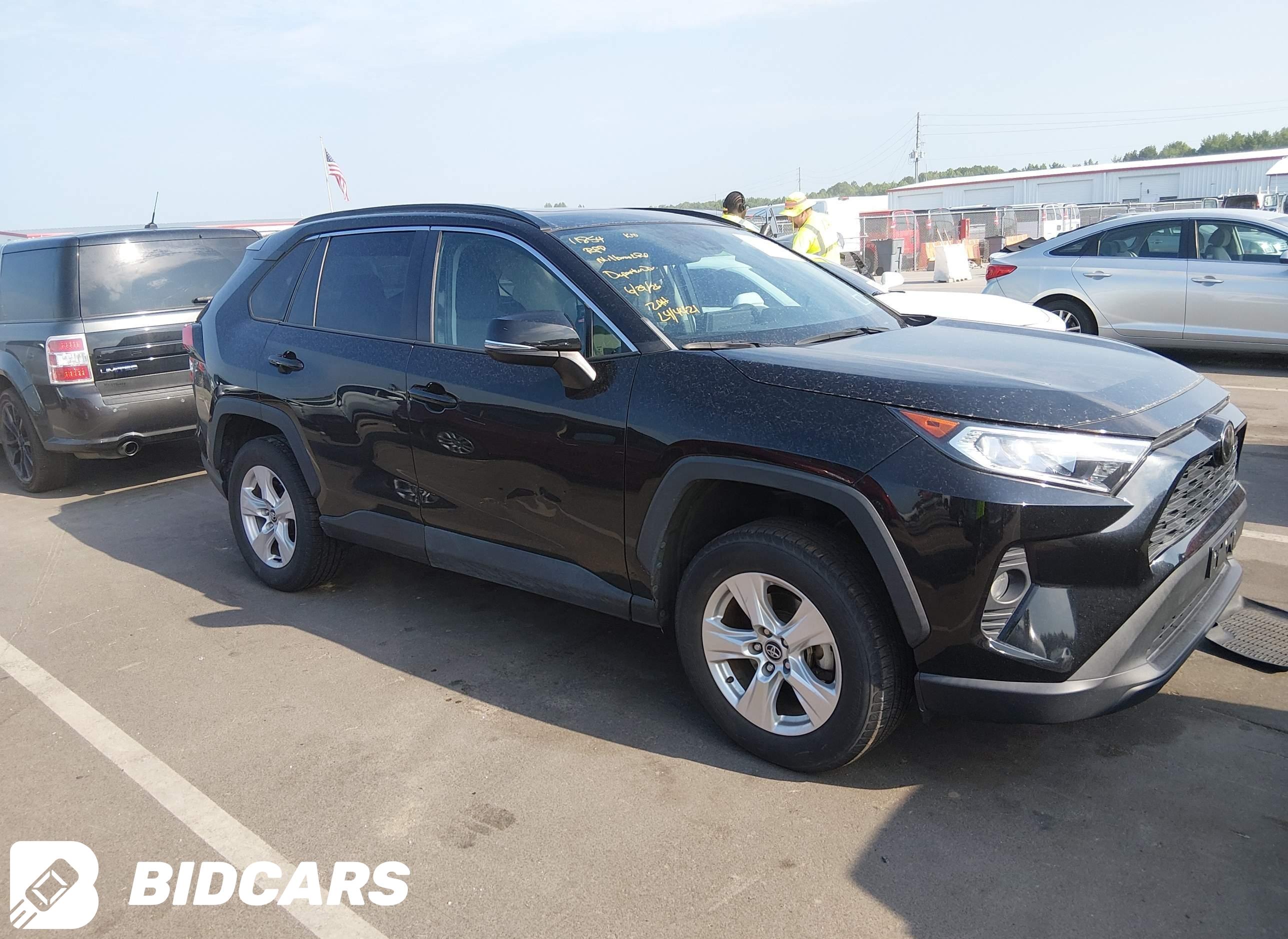 2020 Toyota RAV4, Xle