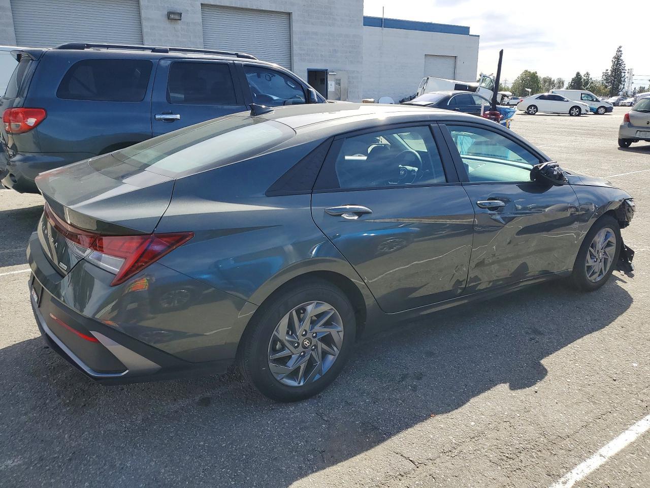 2024 Hyundai Elantra, Blue
