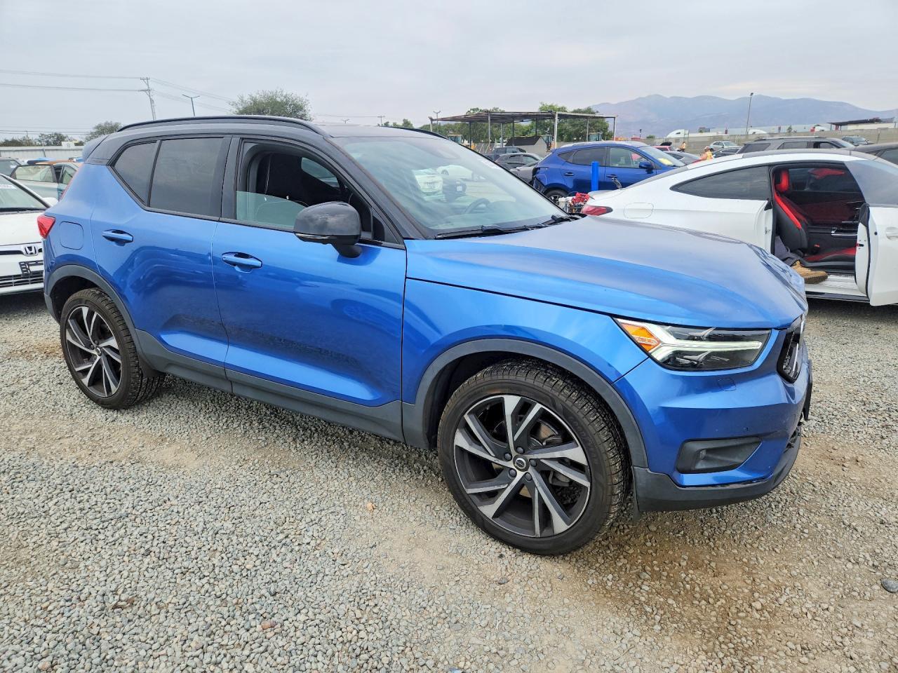 2020 Volvo XC40, T4 R-Design