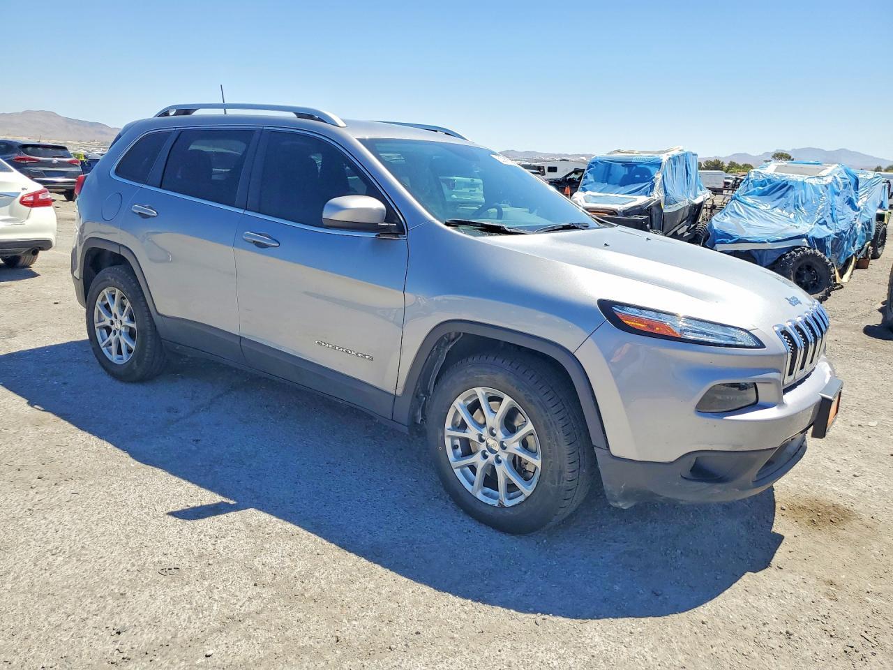 2017 Jeep Cherokee, Latitude
