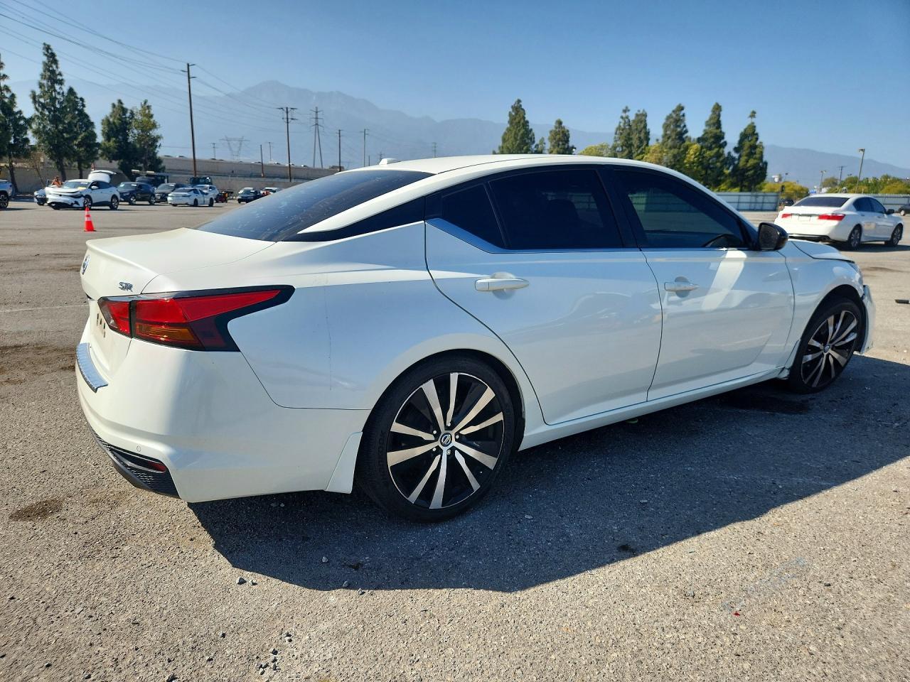 2020 Nissan Altima, SR