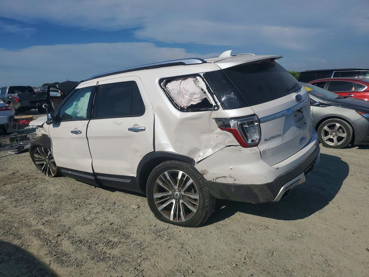 2017 Ford Explorer, Platinum
