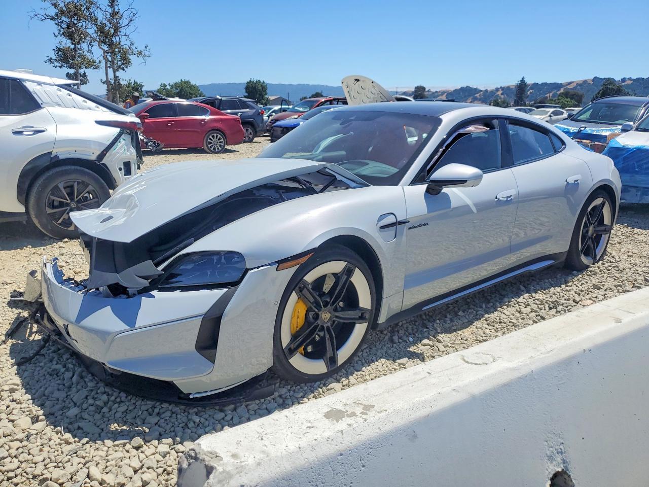 2025 Porsche Taycan, Turbo