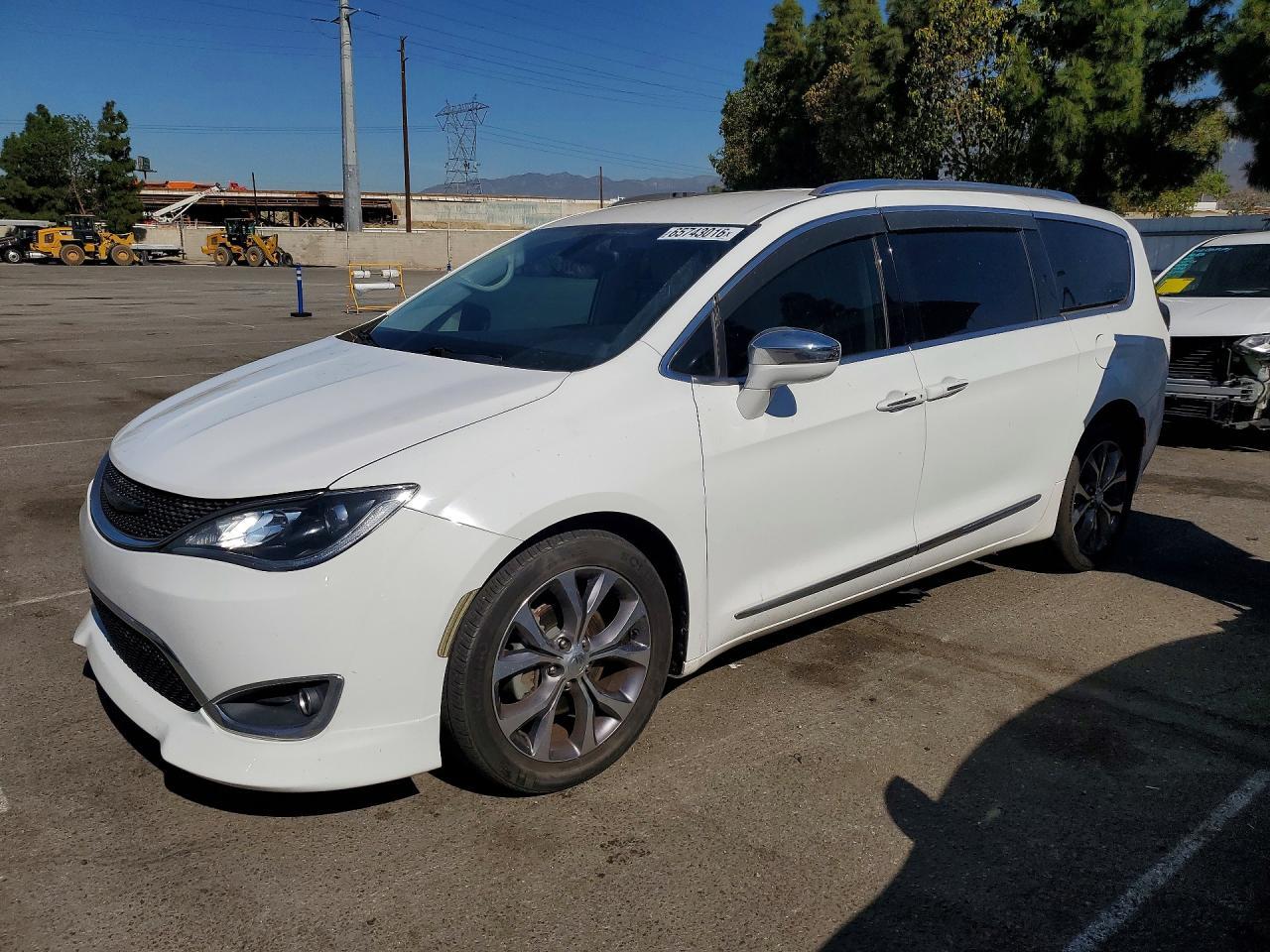 2018 Chrysler Pacifica, Limited