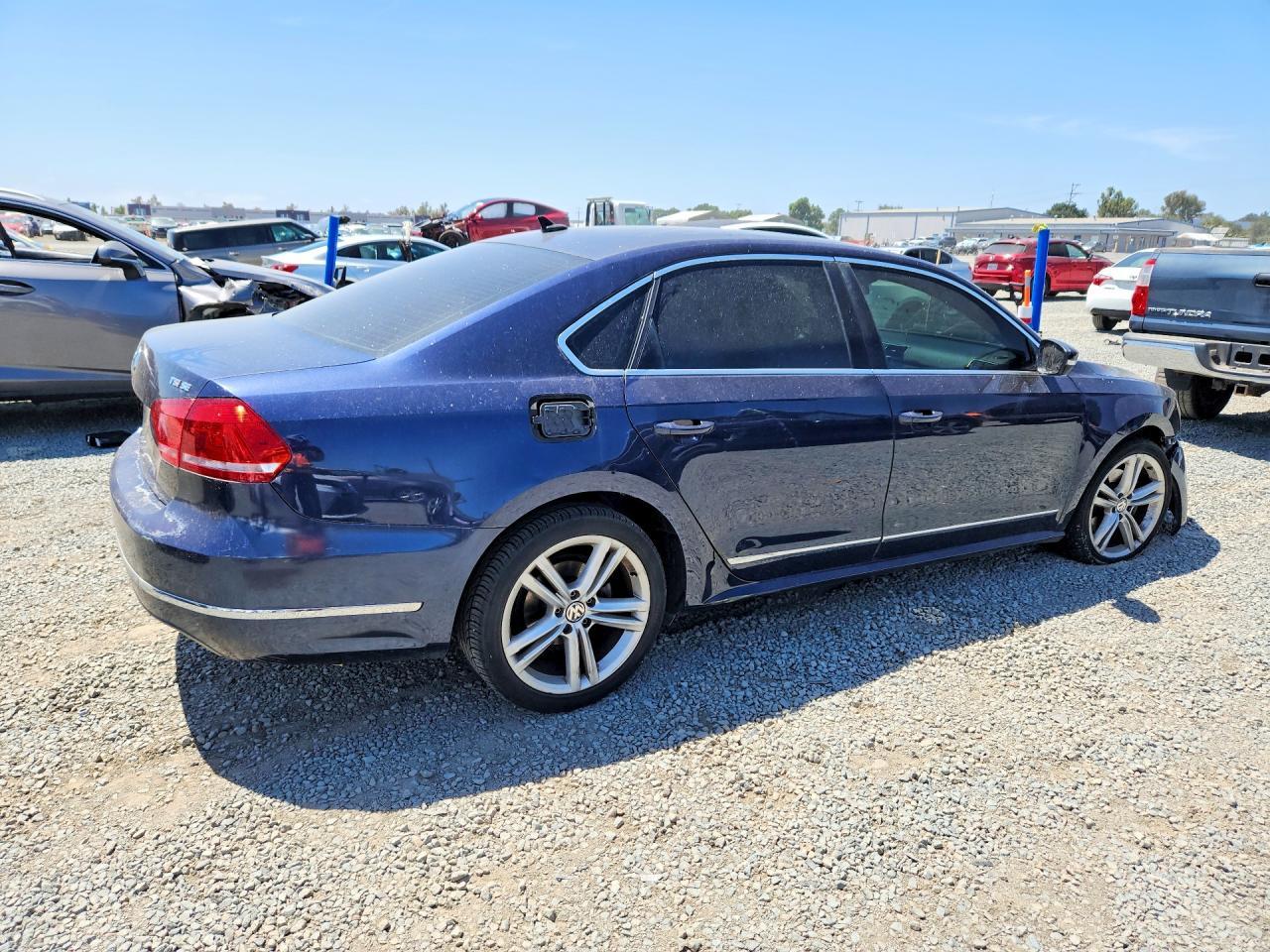 2015 Volkswagen Passat, SE