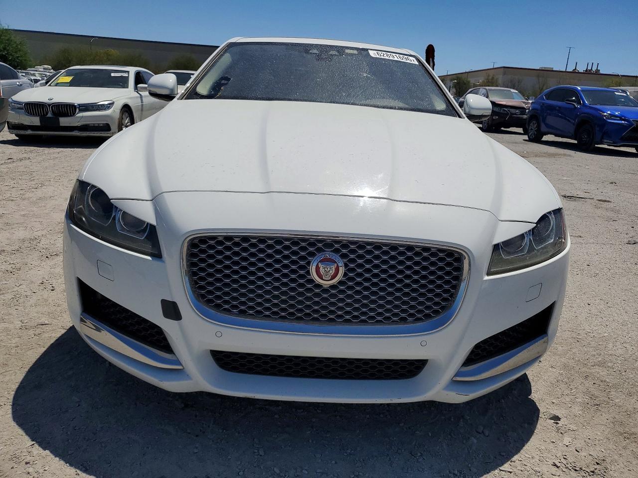 2017 Jaguar XF, Prestige