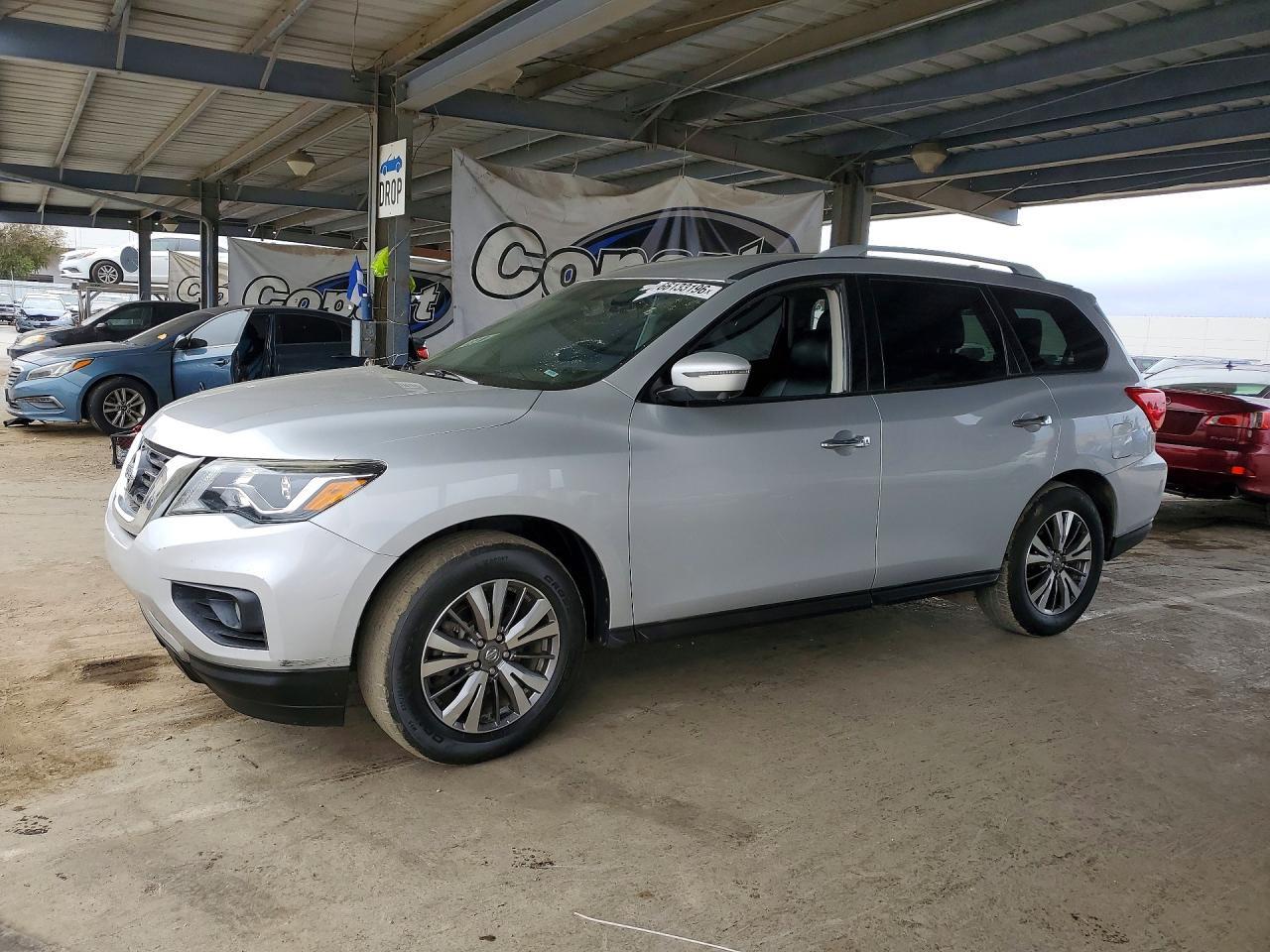 2020 Nissan Pathfinder, SL