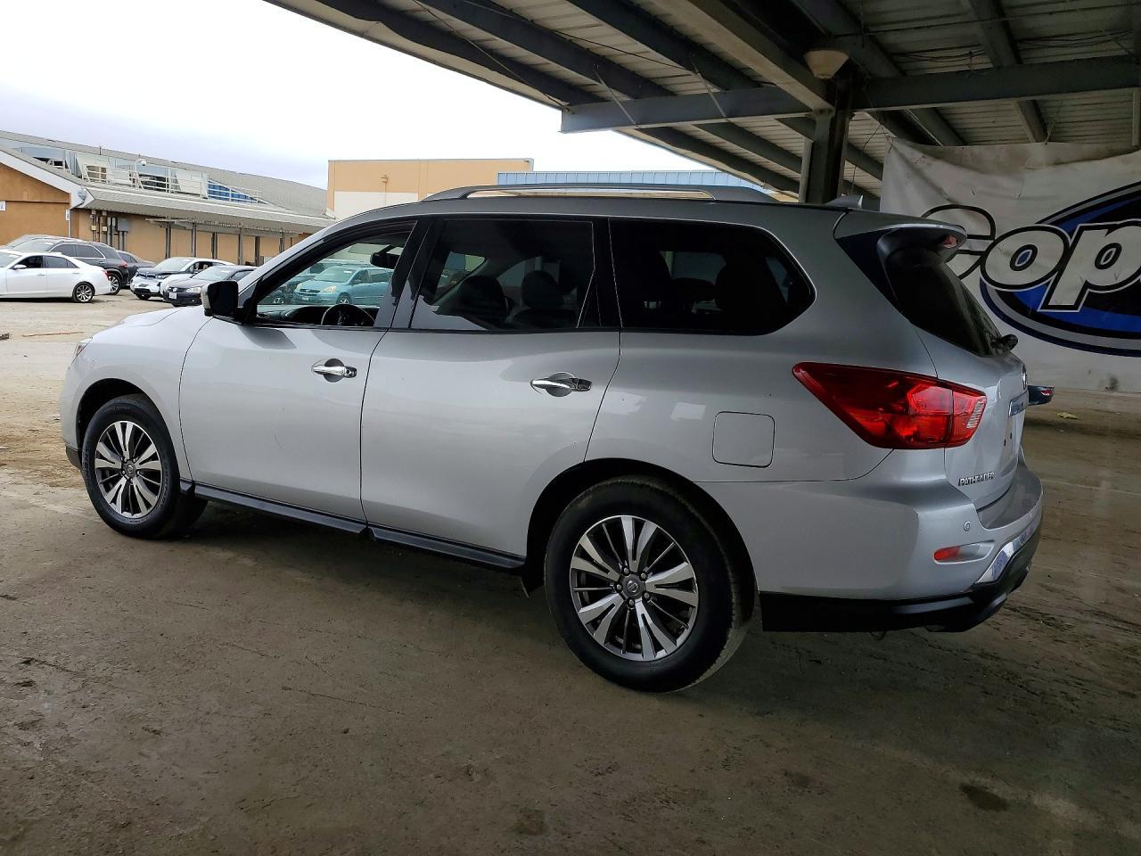 2020 Nissan Pathfinder, SL