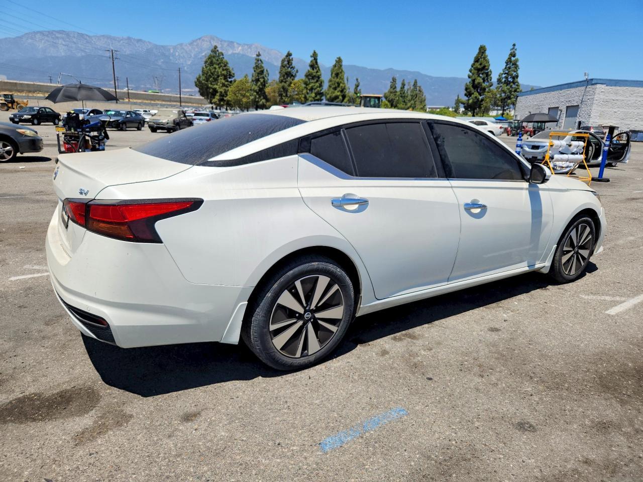 2020 Nissan Altima, SV
