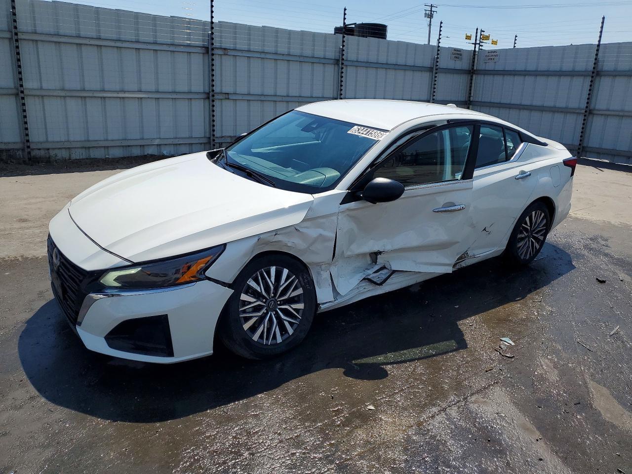 2025 Nissan Altima, SV