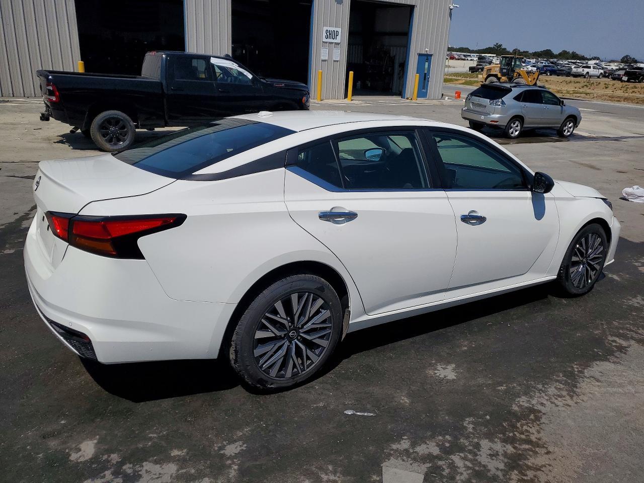 2025 Nissan Altima, SV