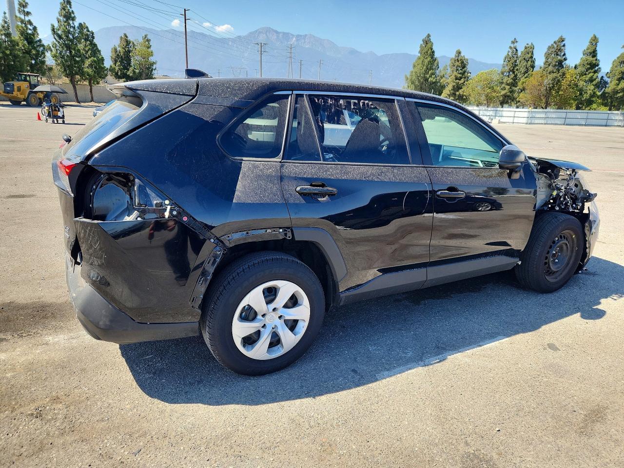 2025 Toyota RAV4, LE
