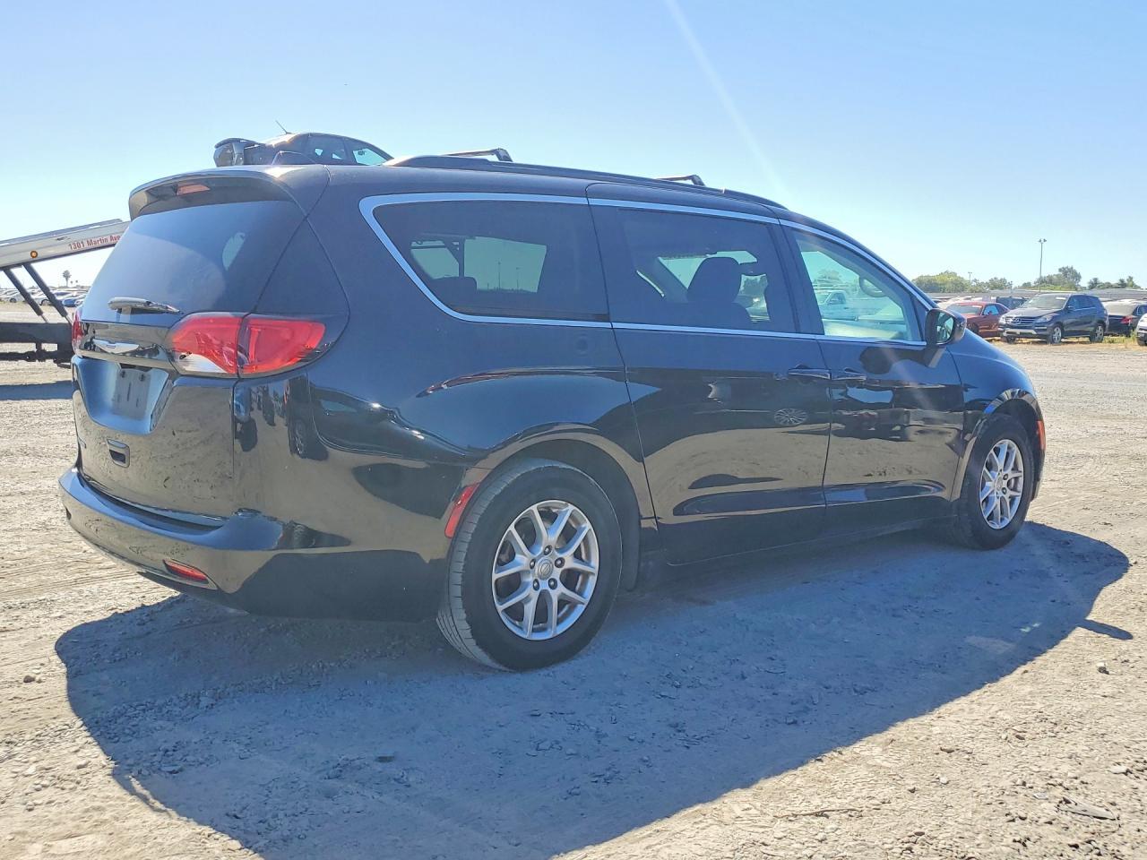 2020 Chrysler Voyager, Lxi
