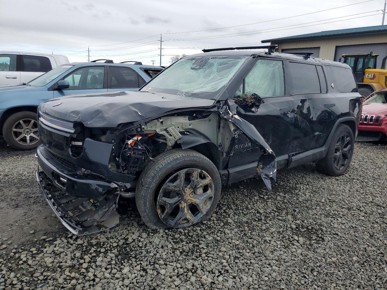 2025 Rivian R1S, Adventure