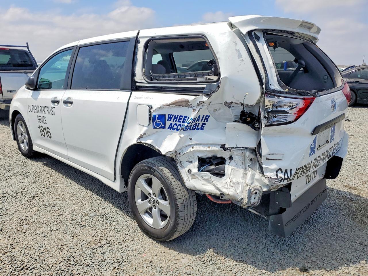 2020 Toyota Sienna, L
