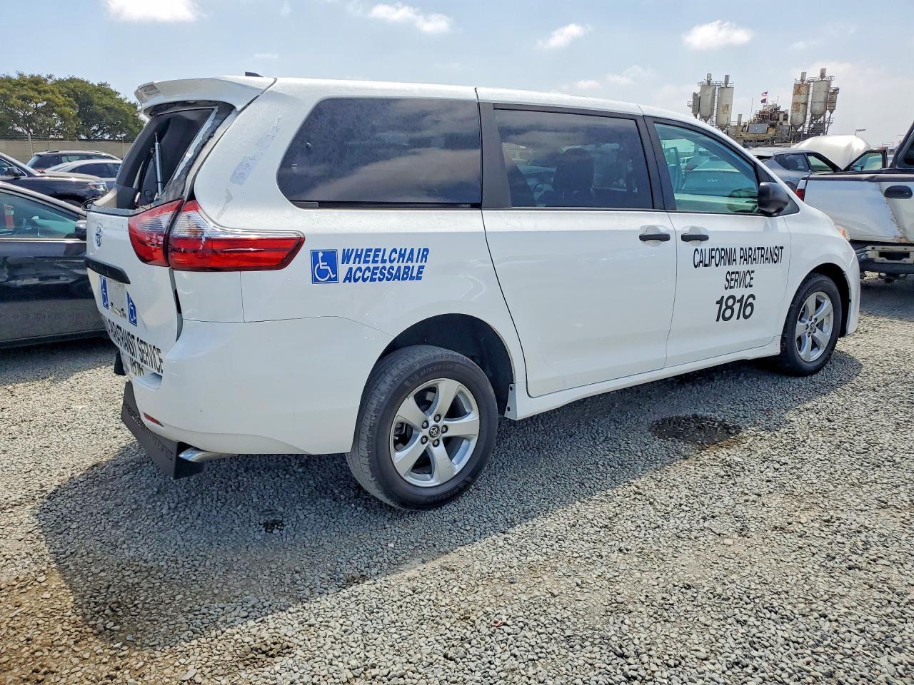 2020 Toyota Sienna, L