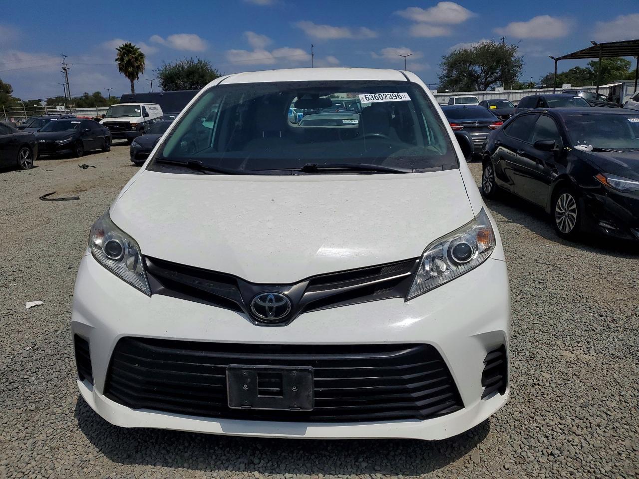 2020 Toyota Sienna, L