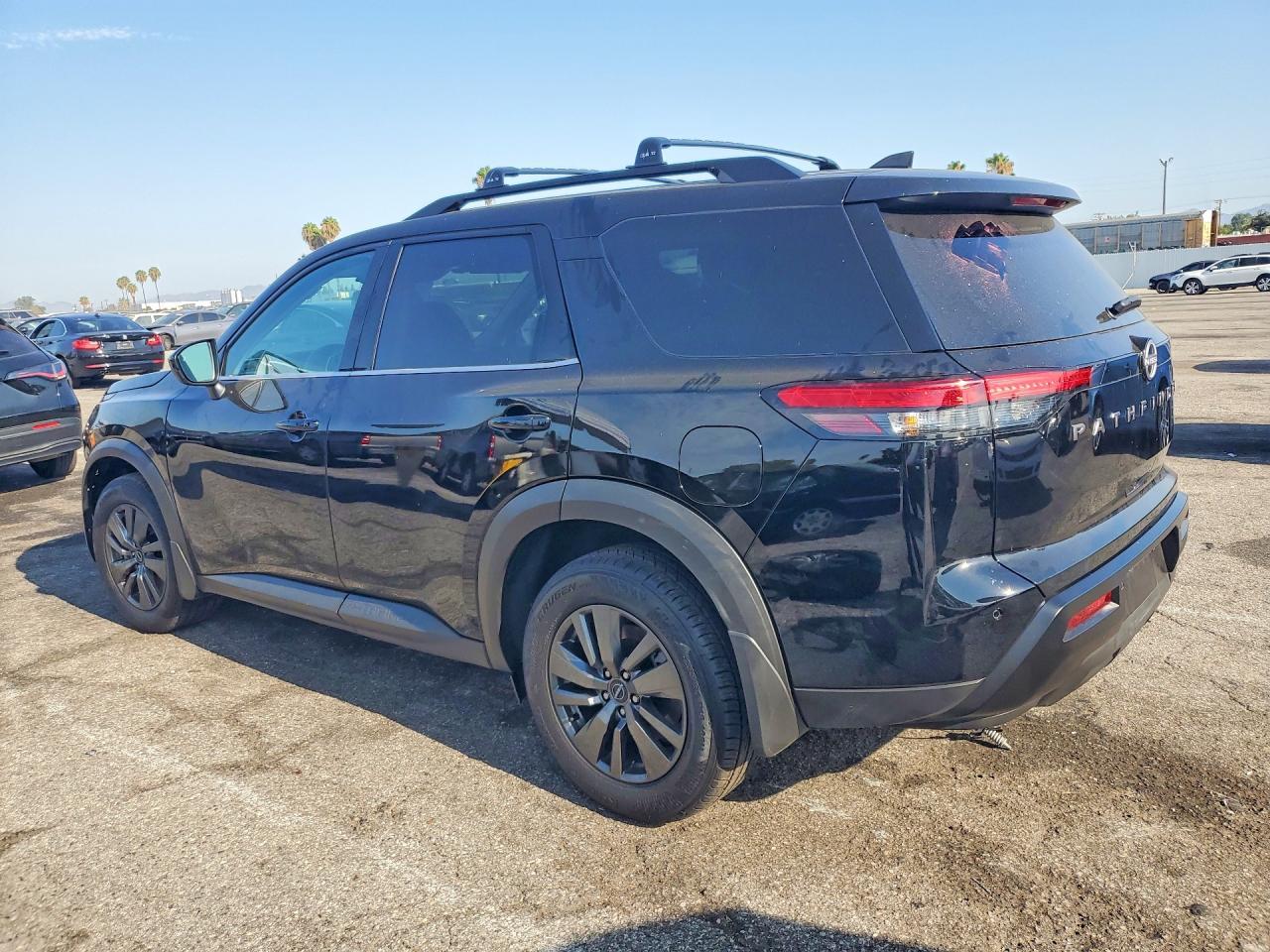 2026 Nissan Pathfinder, SV