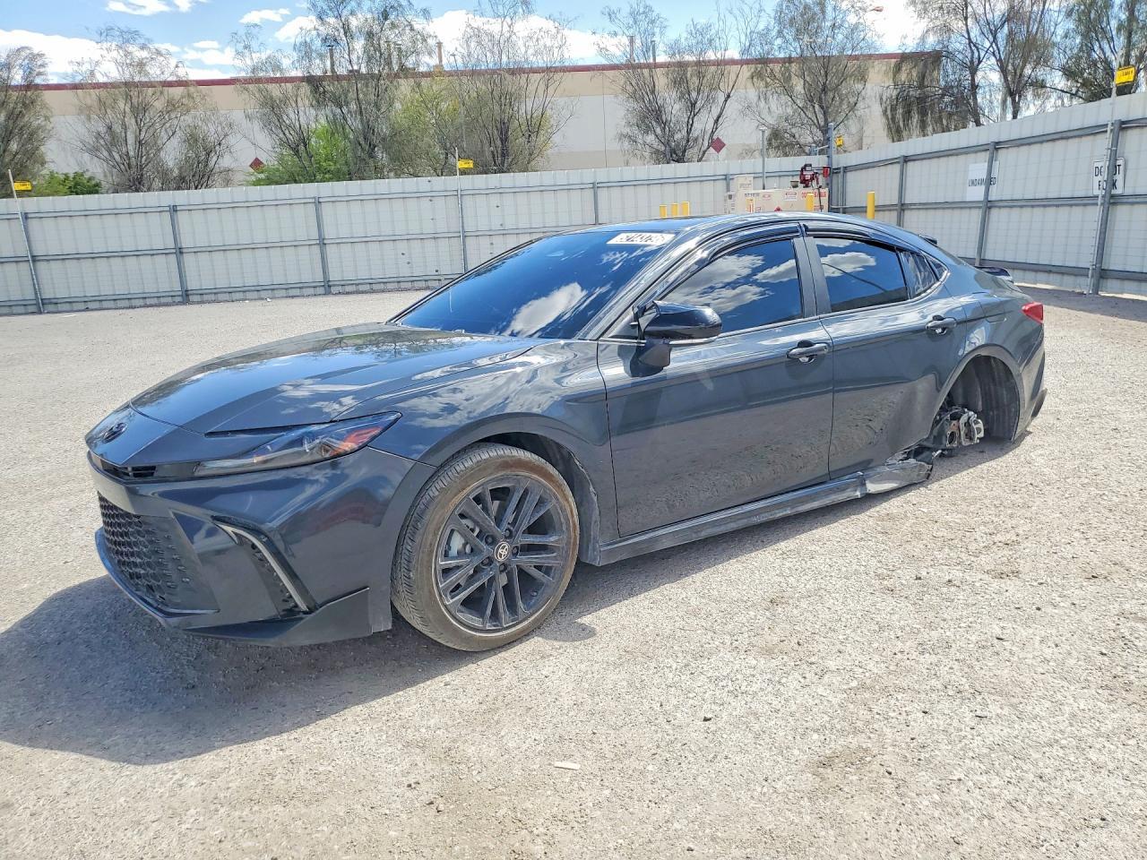 2025 Toyota Camry, SE