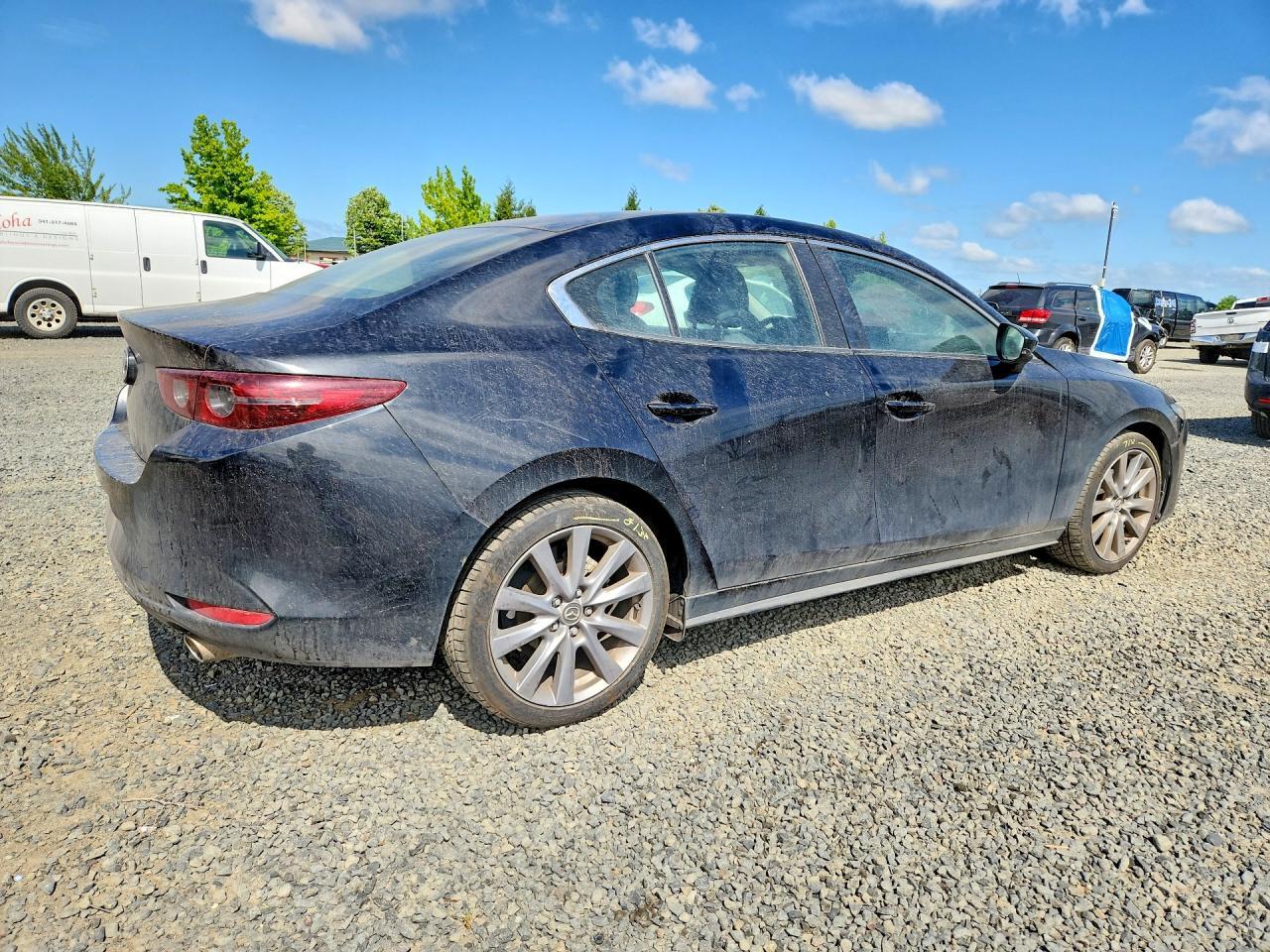 2021 Mazda 3, Select
