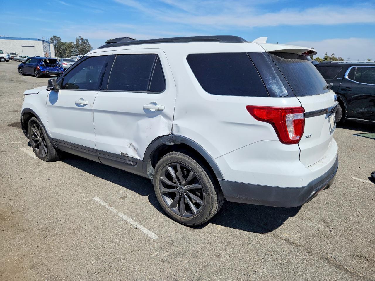 2017 Ford Explorer, Xlt