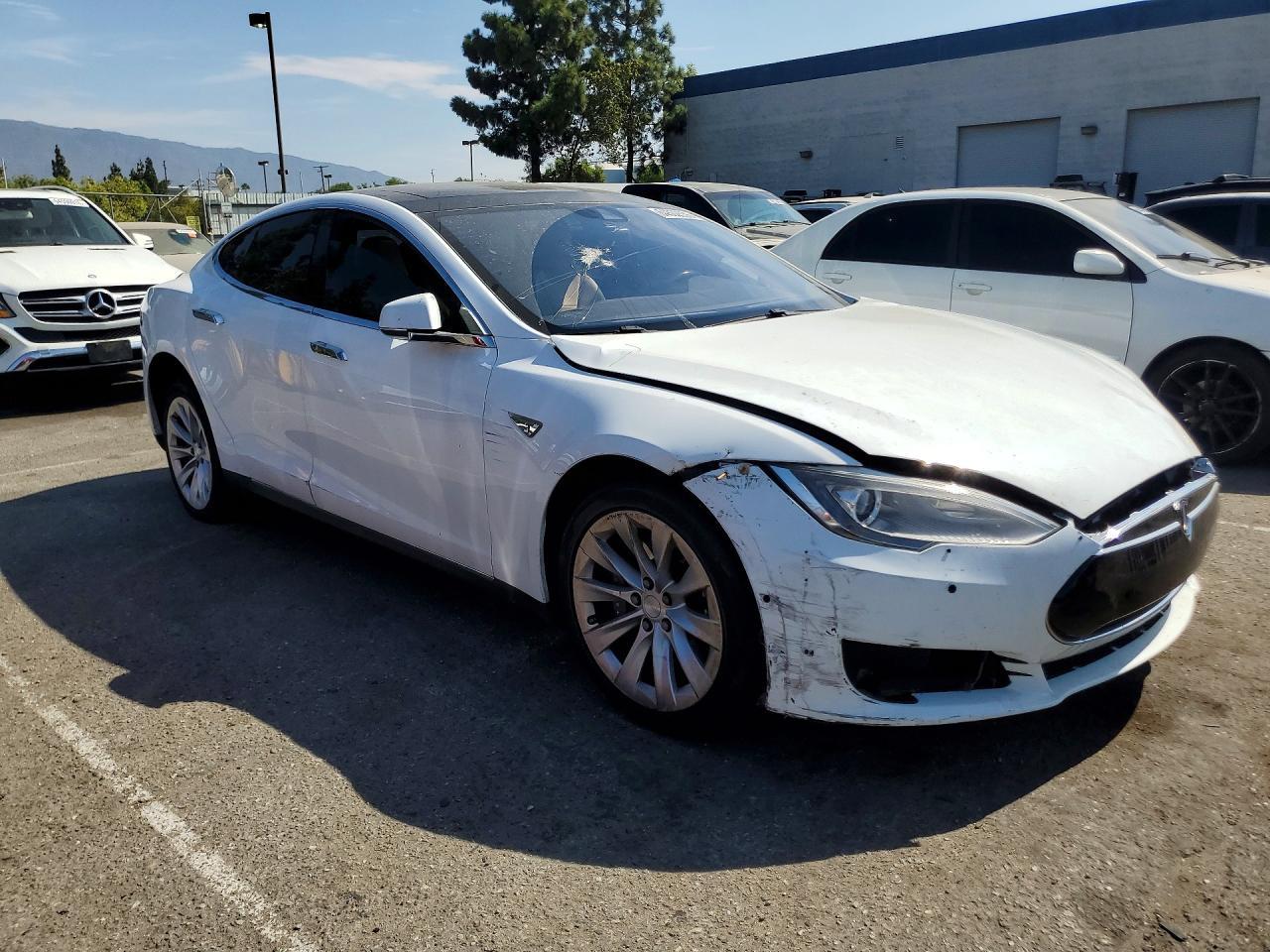 2015 Tesla MODEL S