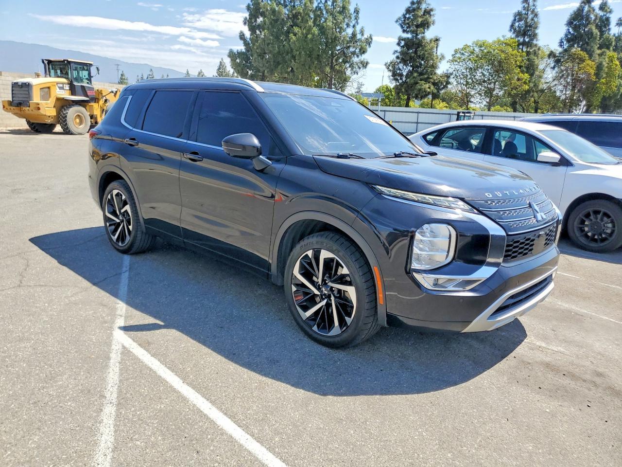 2022 Mitsubishi Outlander, Sel