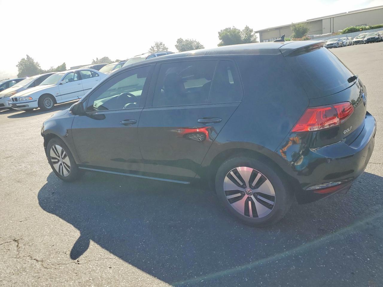 2017 Volkswagen Golf, S