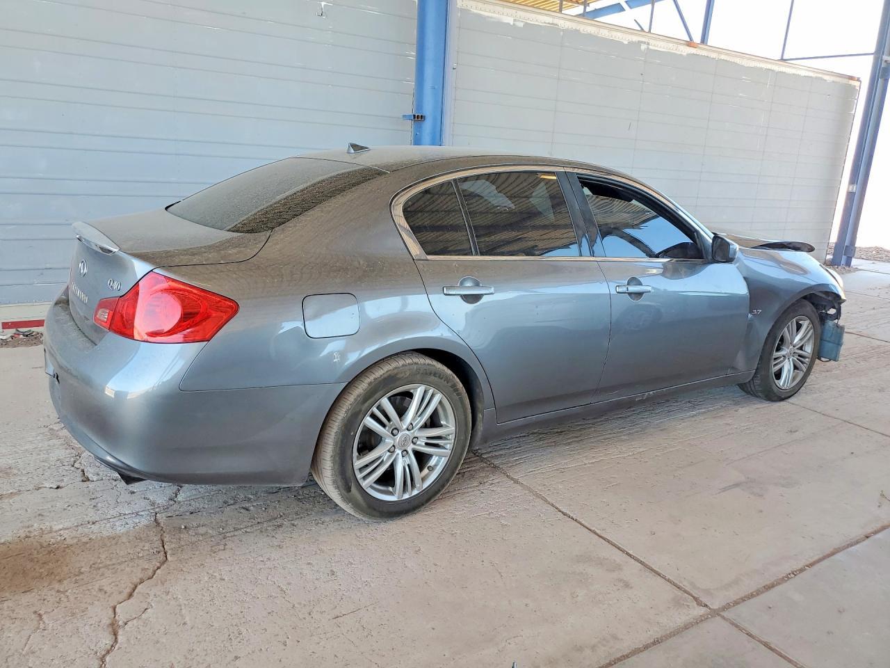2015 Infiniti Q40, Base