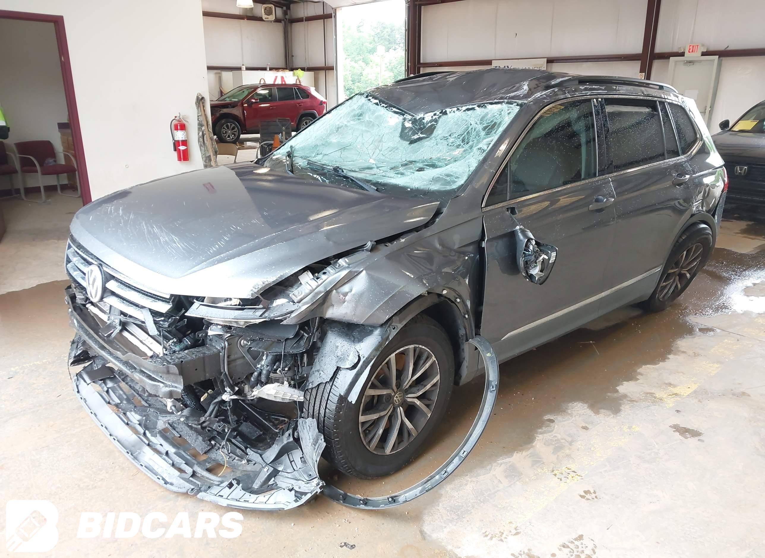 2020 Volkswagen Tiguan, 2.0T...