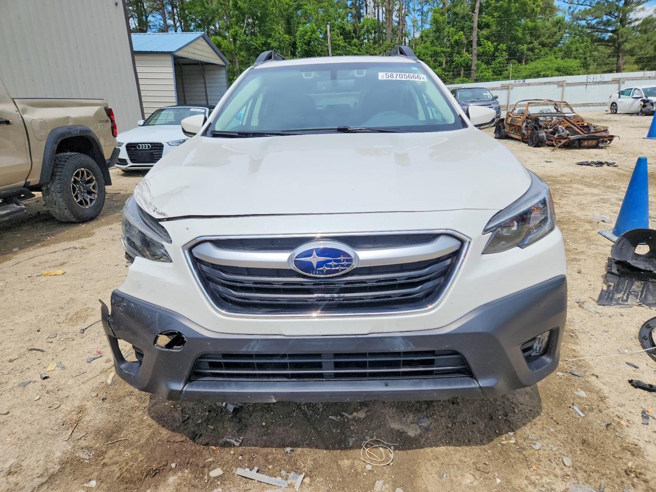2020 Subaru Outback, Premium