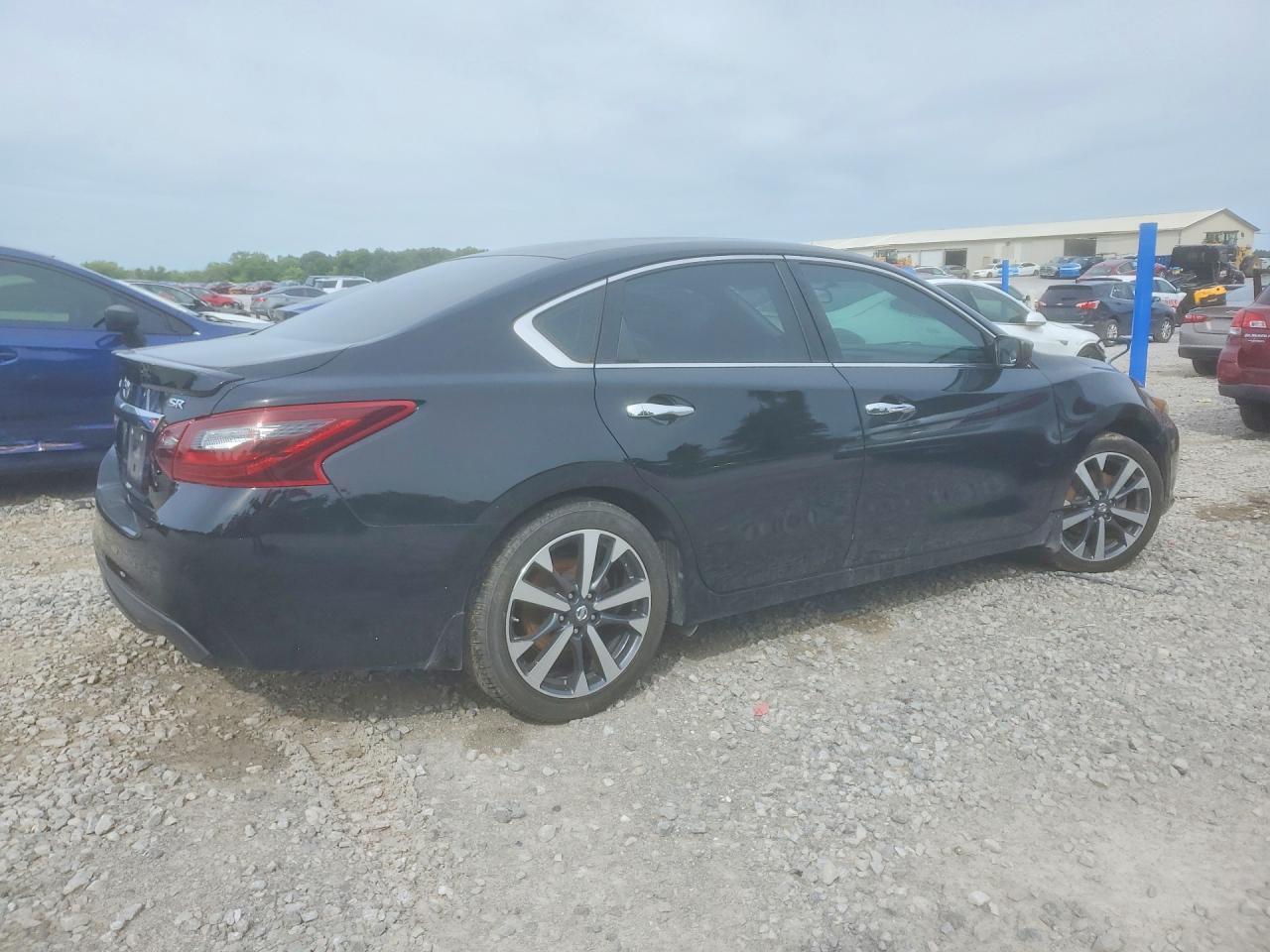 2017 Nissan Altima, 2.5 SR