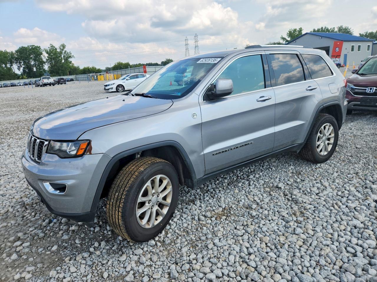 2021 Jeep Grand Cherokee, Laredo