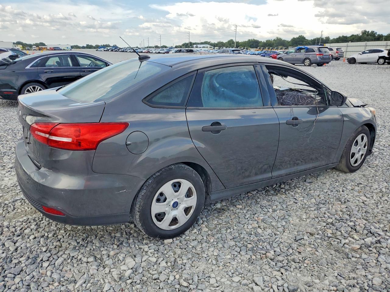 2015 Ford Focus, S