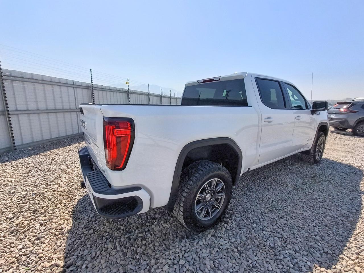 2026 GMC Sierra, K1500 At4