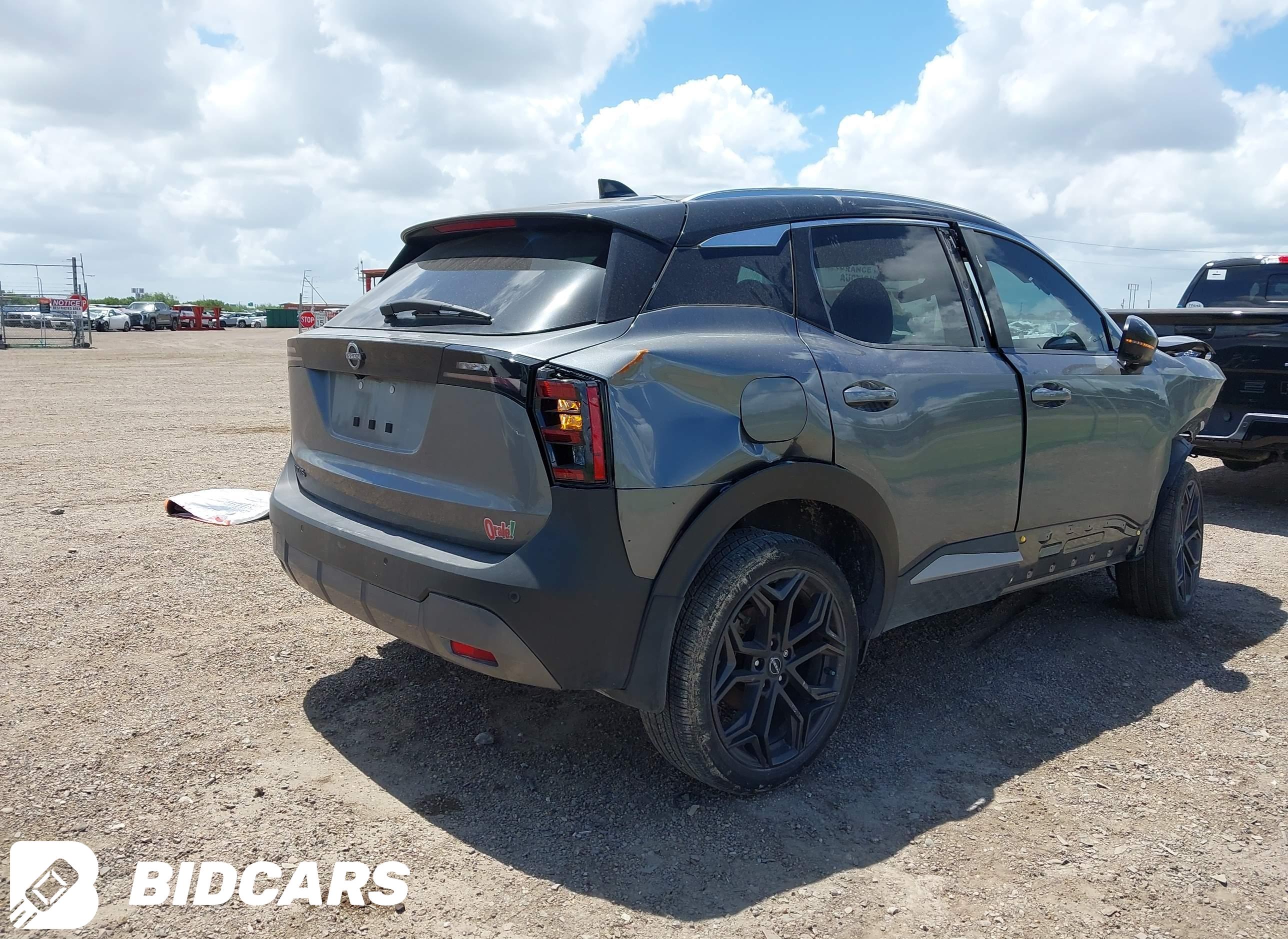 2025 Nissan Kicks, Sr Fwd