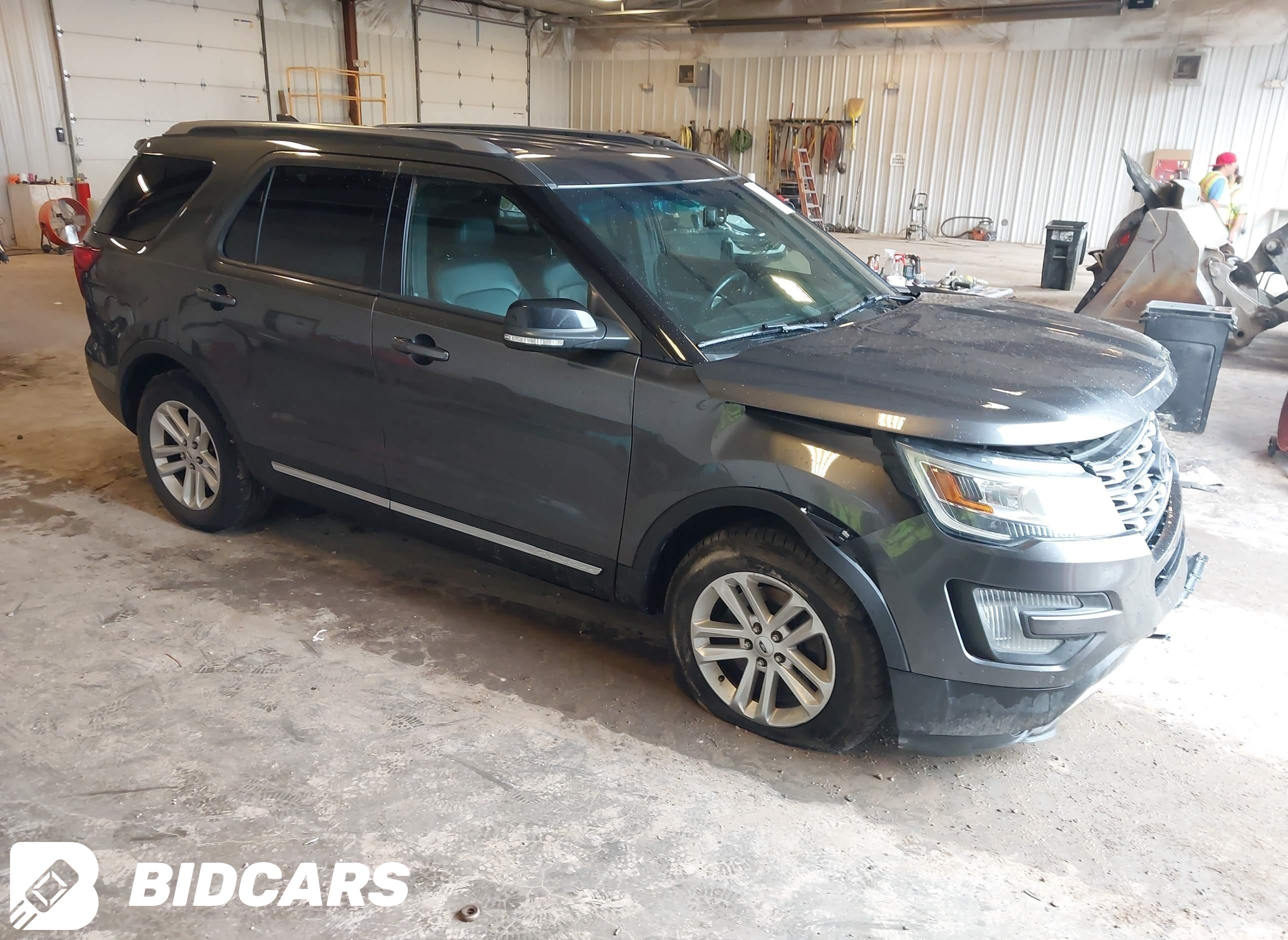 2017 Ford Explorer, Xlt