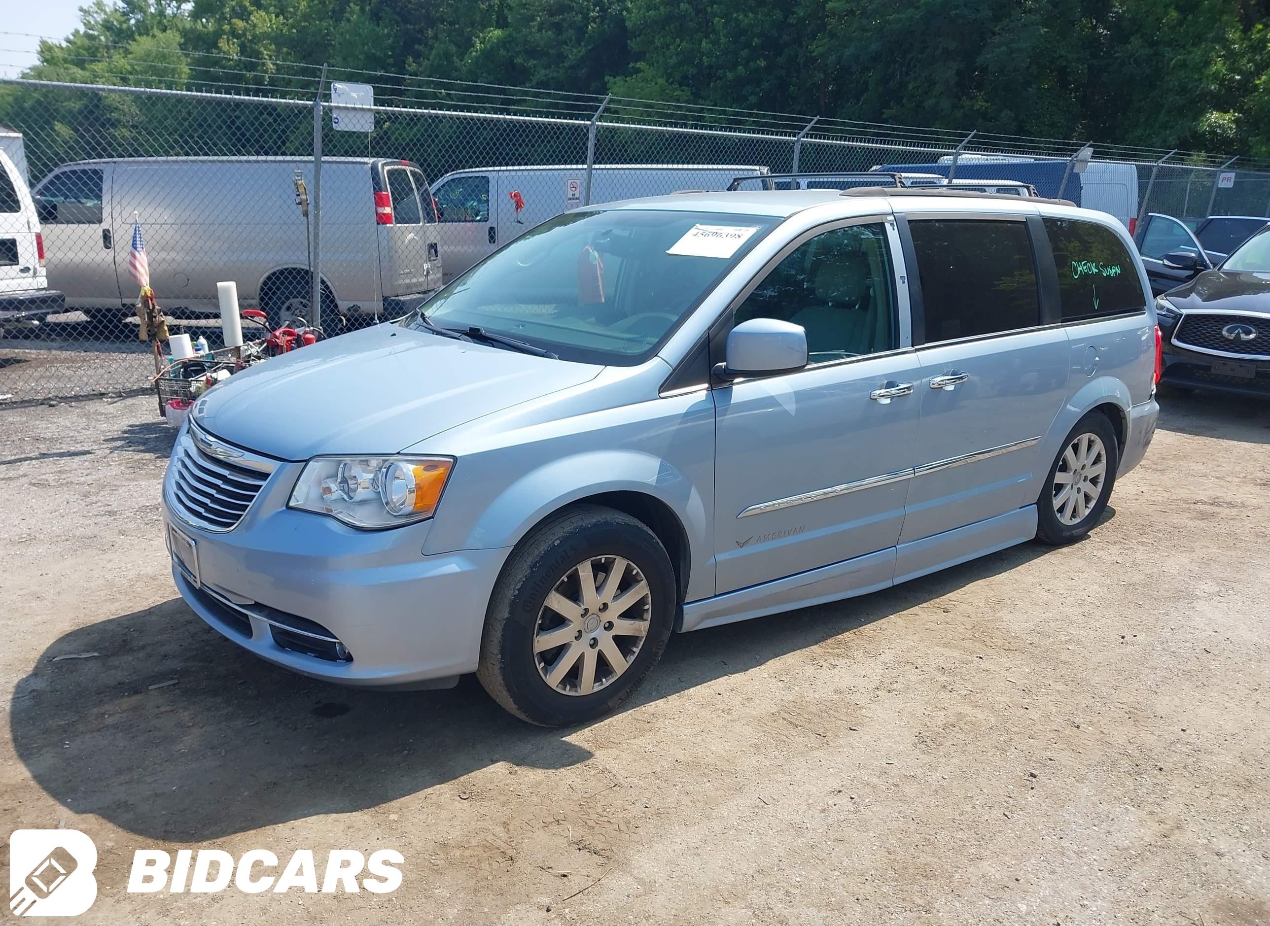 2016 Chrysler Town and Countr...