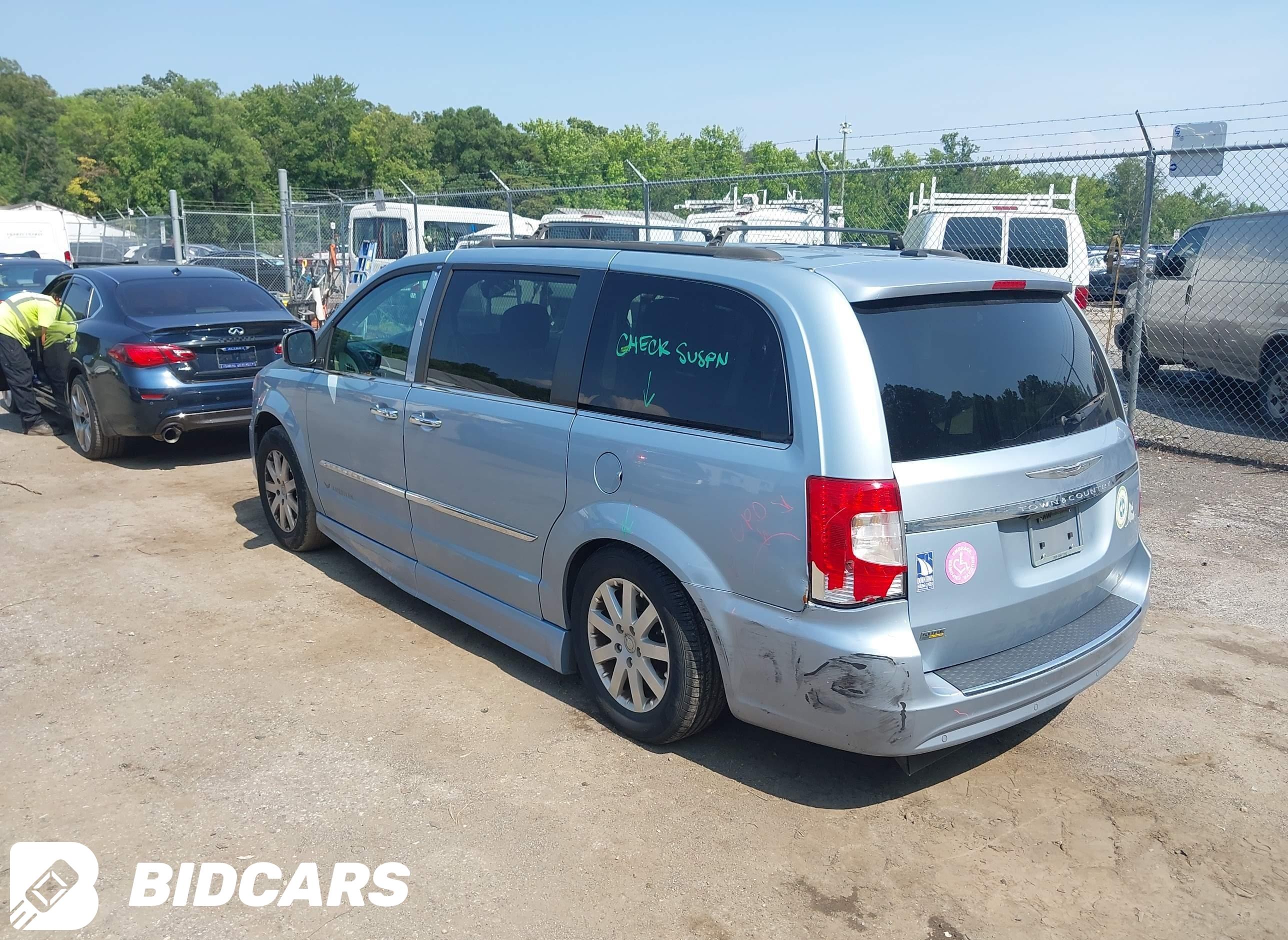 2016 Chrysler Town and Countr...