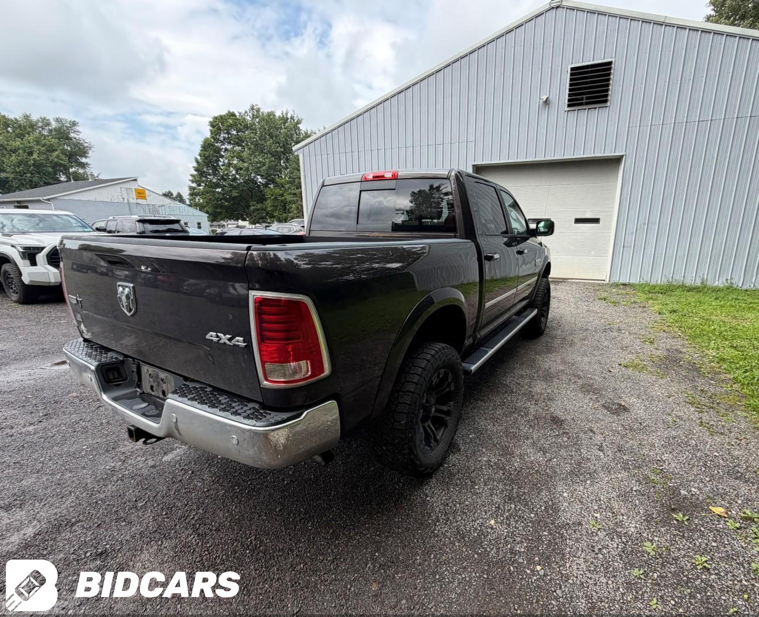 2016 RAM 1500, Laramie
