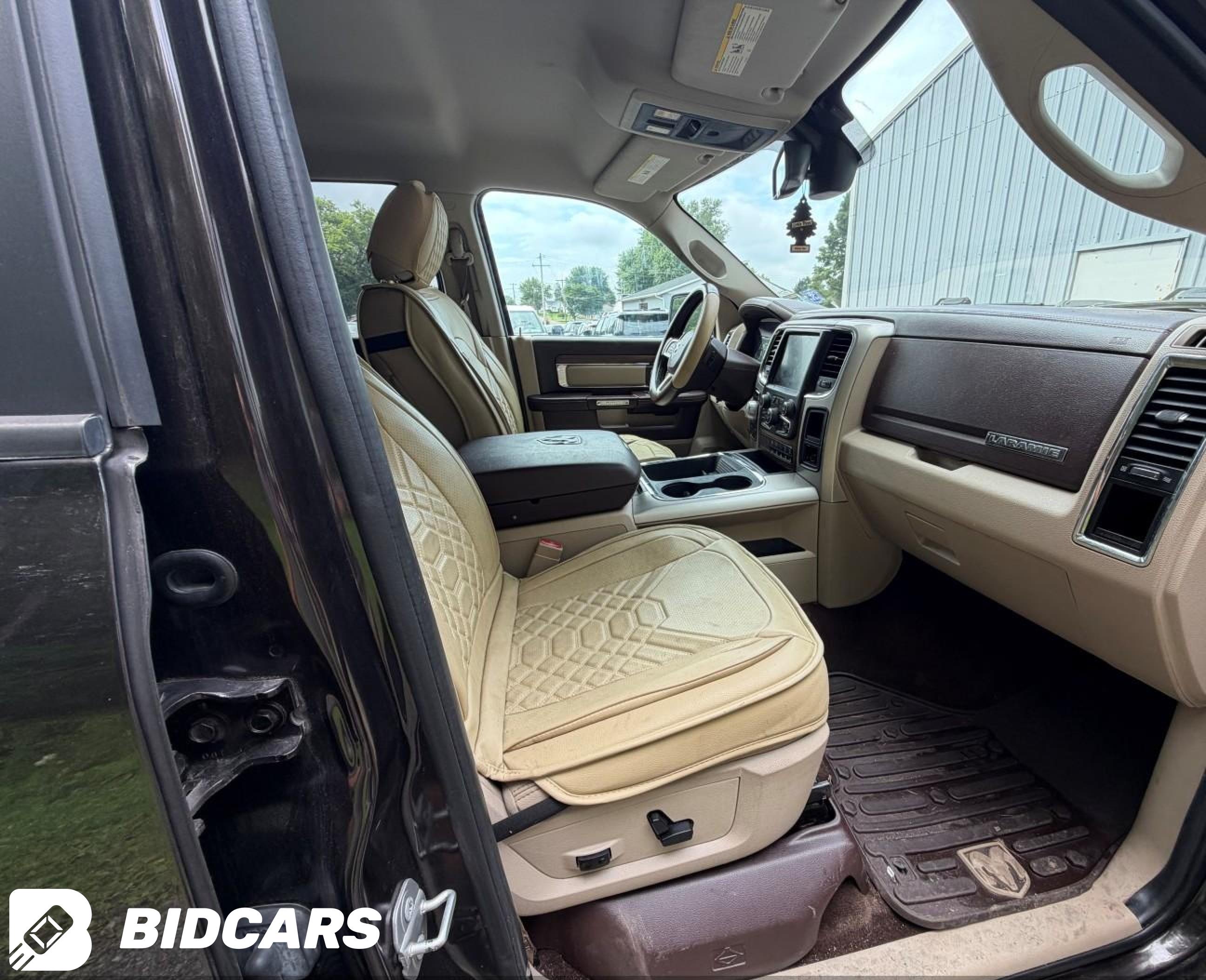 2016 RAM 1500, Laramie