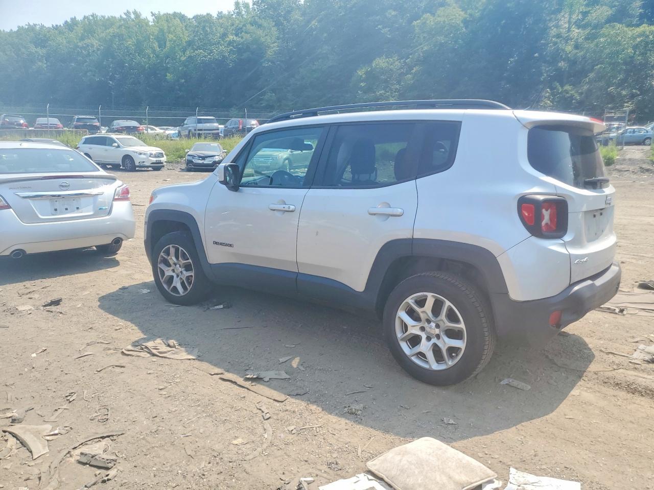2015 Jeep Renegade, Latitude