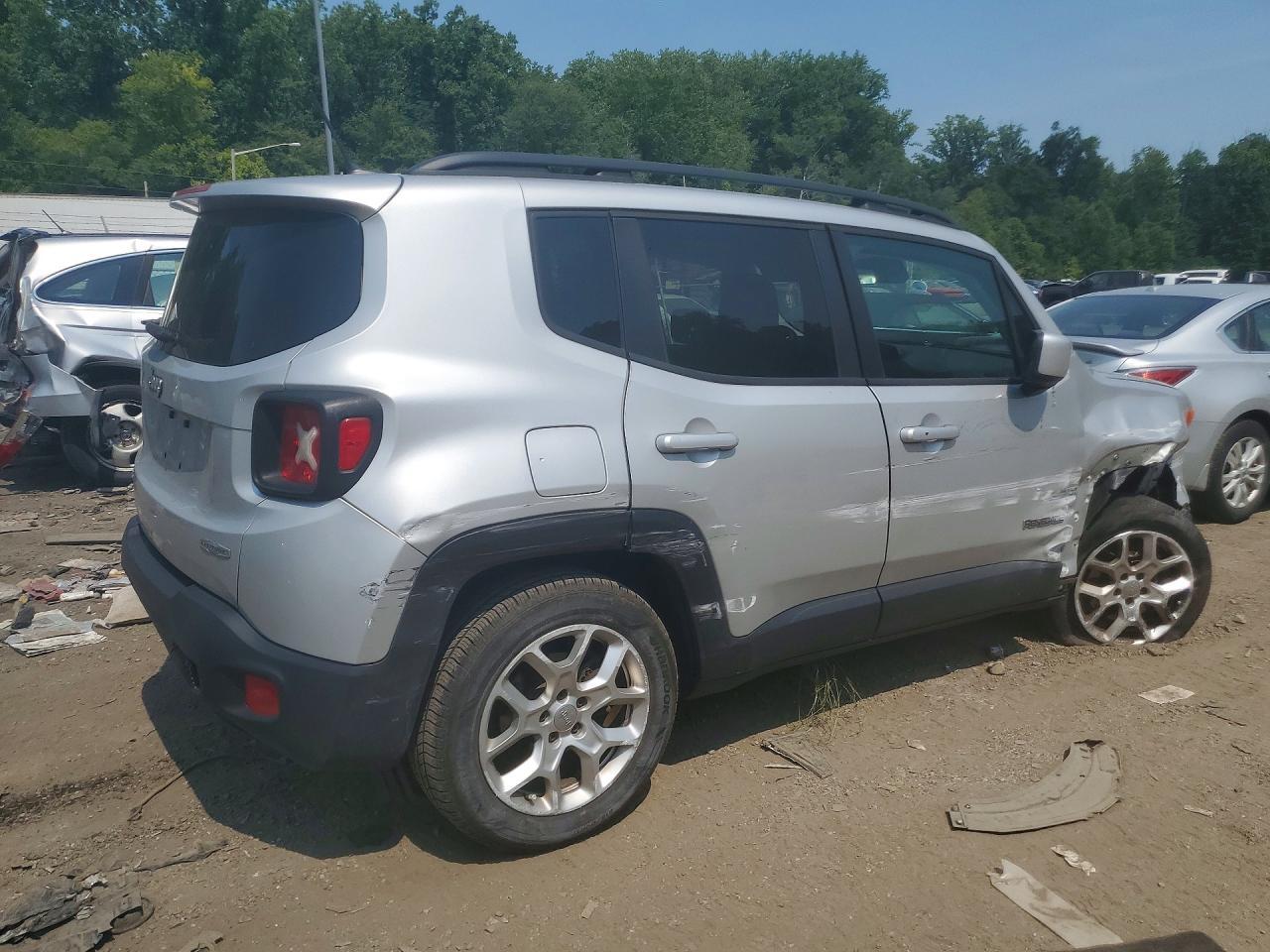 2015 Jeep Renegade, Latitude