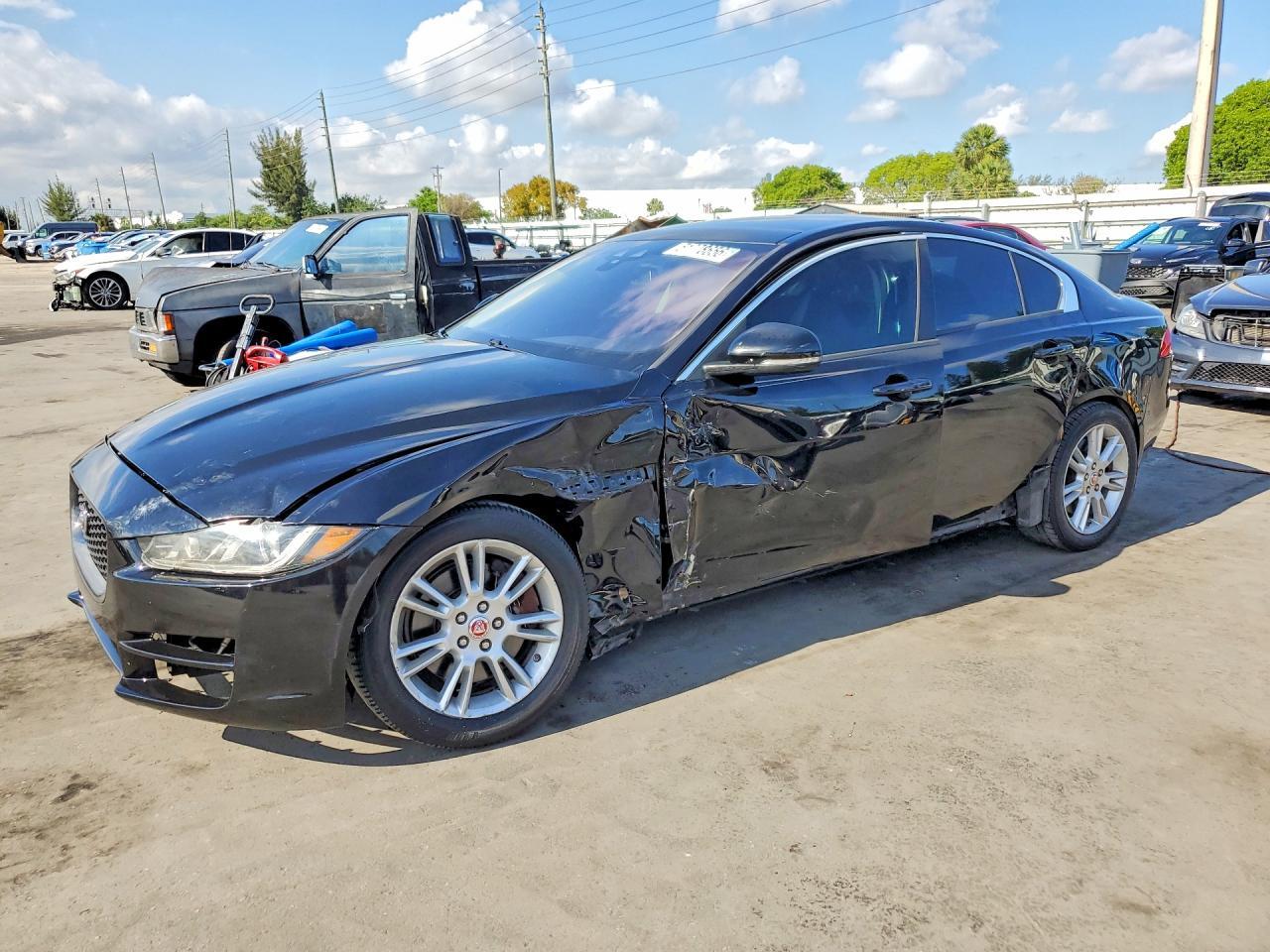 2017 Jaguar XE, Premium