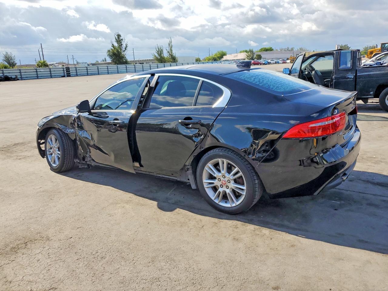 2017 Jaguar XE, Premium
