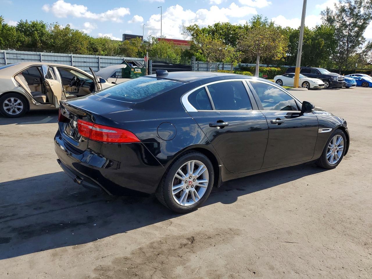 2017 Jaguar XE, Premium