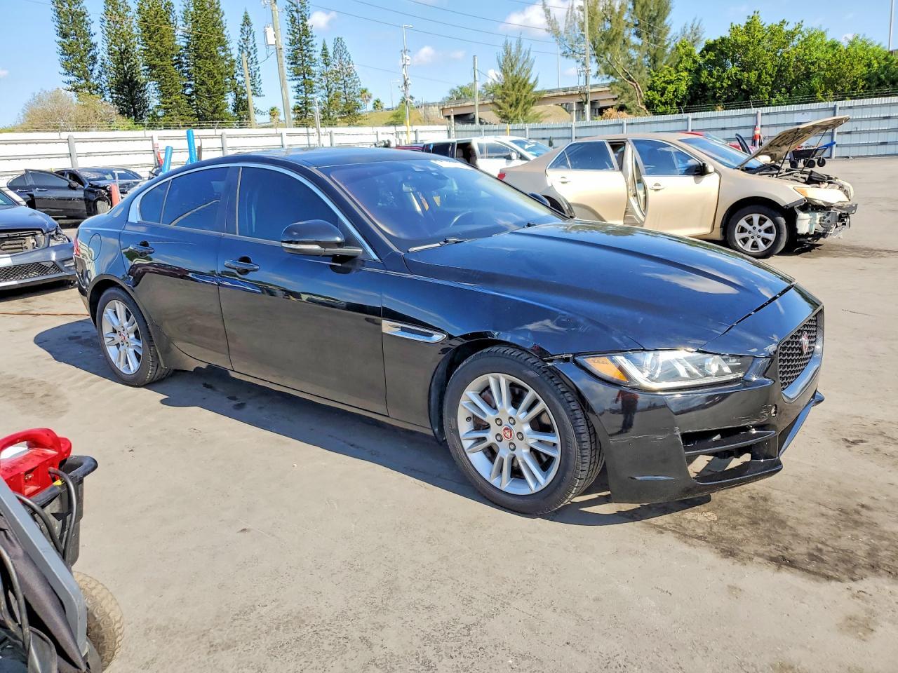 2017 Jaguar XE, Premium