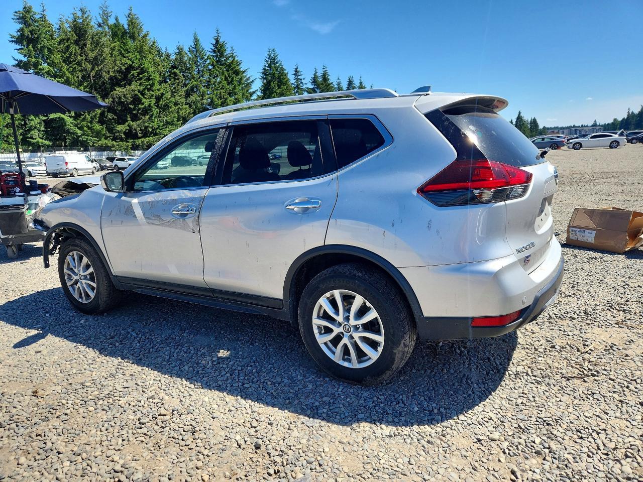 2020 Nissan Rogue, SV